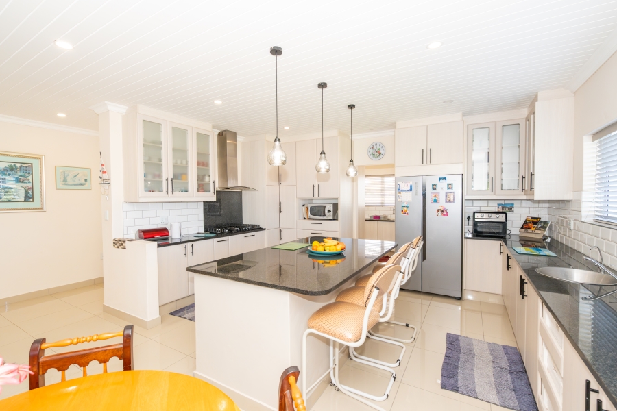 4 Bedroom Property for Sale in Myburgh Park Western Cape